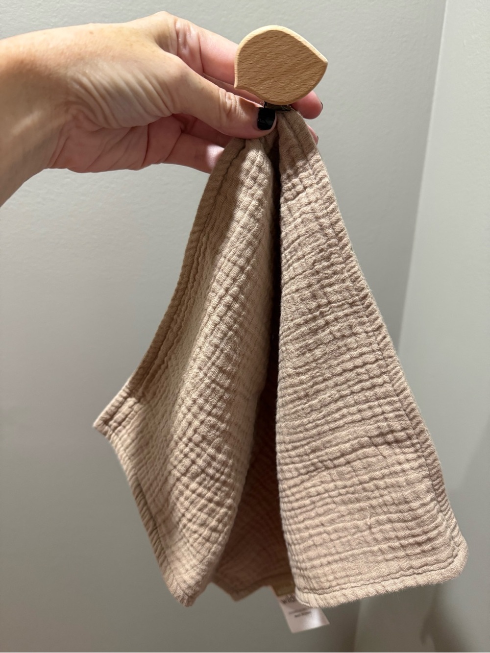 Wildbird desert lark drool rag with bird clip